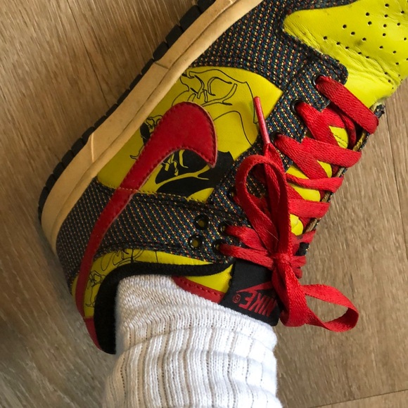 Unique Nikes - Picture 5 of 8